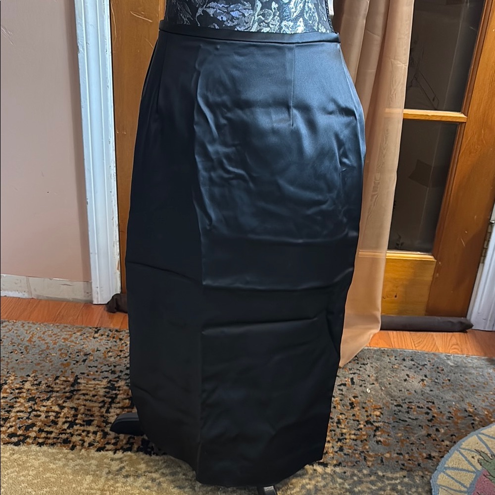 LAST CALL!! Elegant, Vintage Adrianna Papell Black Women's Skirt, 8